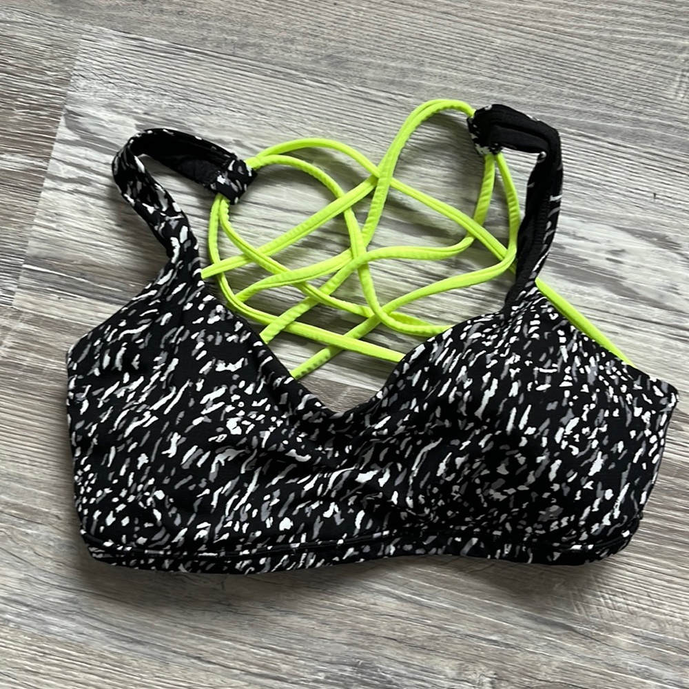 Lululemon sports bra